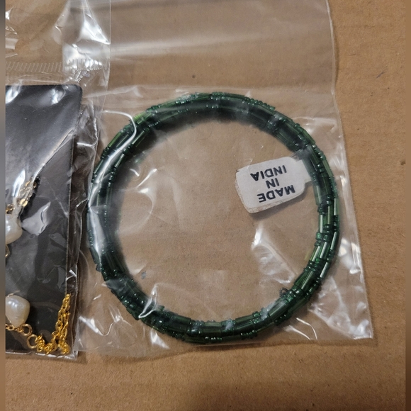 Jewelry Lot Costume Accessory Fashion Bracelets Necklace Earrings - Picture 7 of 8